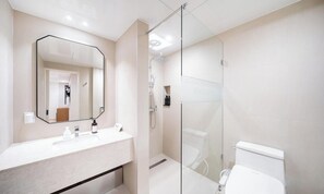 Standard Double Room, City View | Bathroom - Nuovo Hotel Daegu Seongseo (Daegu)