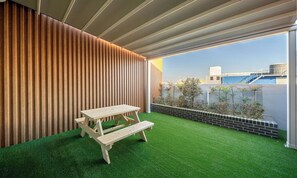 Family Room | Terrace/patio - Daegu Seongseo Nuovo Hotel (Daegu)