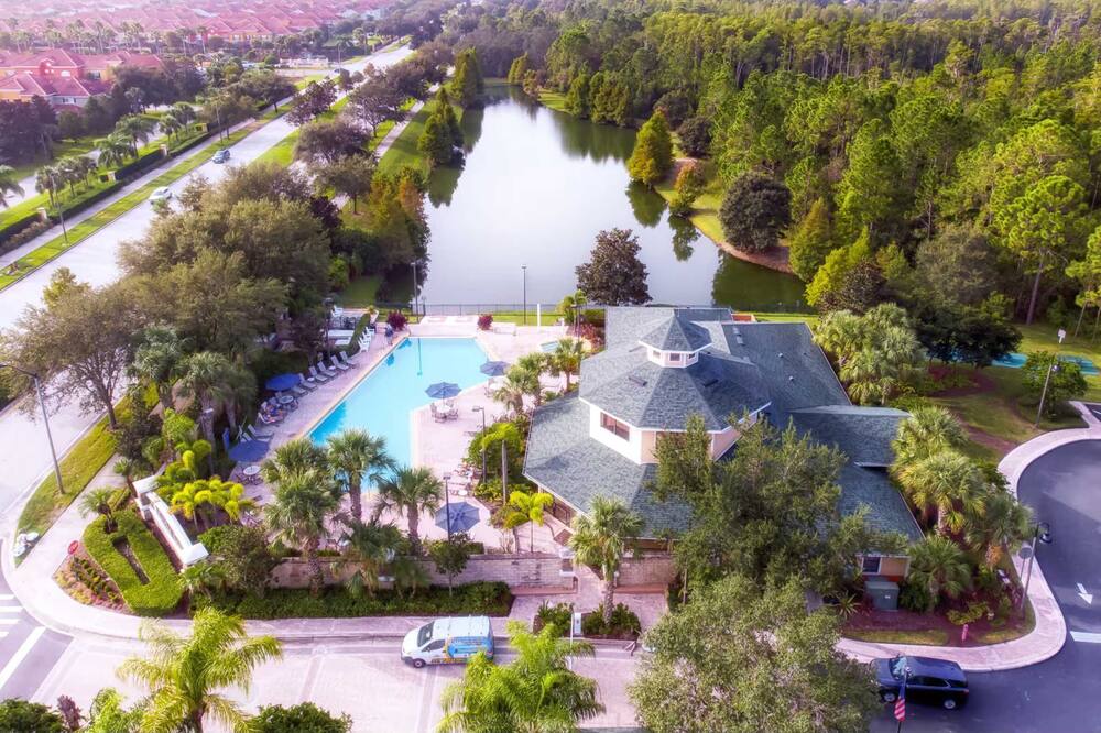 Comfy Cove Resort Stay for 8 - Lake Davenport, FL