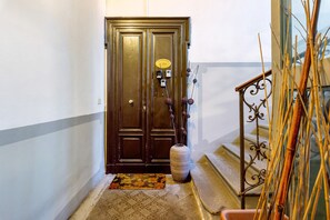 Interior - Room 3 with Wi-Fi in Como (Como)