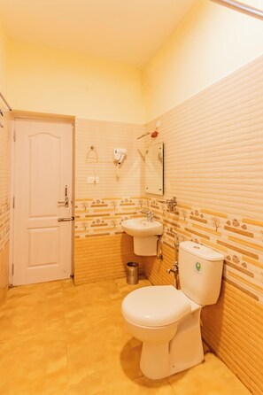 Executive Room | Bathroom - Riyan Valley Resort (Ooty)