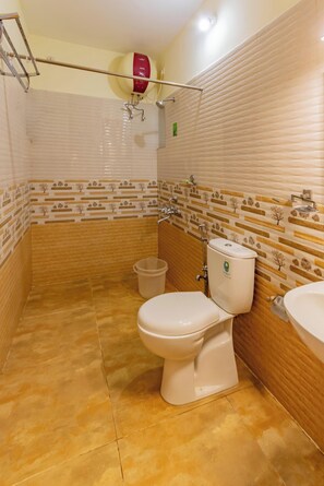 Deluxe Room | Bathroom