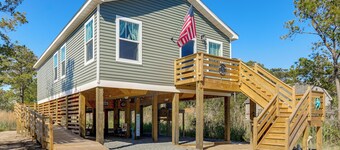 Walk to the Bay! Getaway Near Alligator River