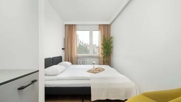 1 bedroom, iron/ironing board, travel crib, WiFi