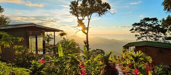 Private ocean view cabin on Minca Sintropia sustainable lodge & coffee finca