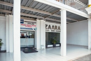 Exterior detail - Elegant Indonesia Deluxe Double w/ Free WiFi (Padang)