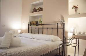 Room - Holiday Home '7 Archi Como Vacation Home' with Wi-Fi (Como)