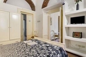 3 bedrooms, WiFi, bed sheets - 7 Archi – 3-Bedroom Apartment in the Heart of Como (Como)