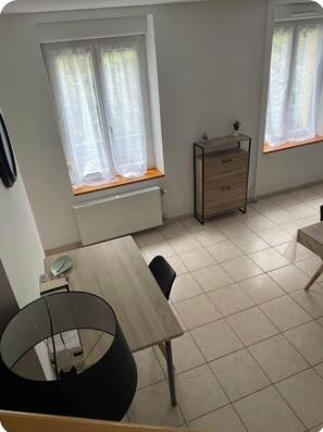 Interior - Quiet apartment with terrace (Rambervillers)