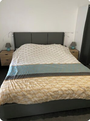2 slaapkamers, een strijkplank/strijkijzer, wifi, beddengoed