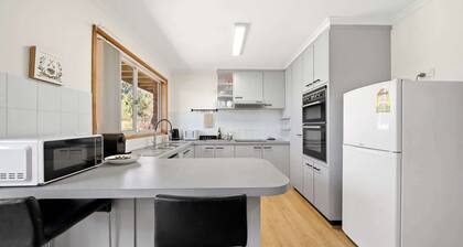 Family Friendly 3-Bed Home with Outdoor Area