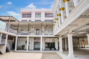 Exterior - Stylish Indonesia Deluxe Twin w/ Free WiFi (Padang)