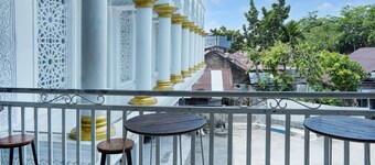 Premium Indonesia Suite Double w/ Free WiFi