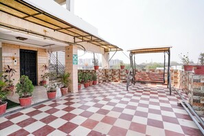 Terrace/patio - Hotel Ratna Palace (Ahmedabad)