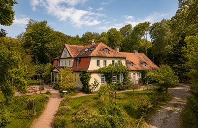 Gutshaus am See in a secluded location | Feldberger Seen | Seegut Blaue Blume ( 35 guests)