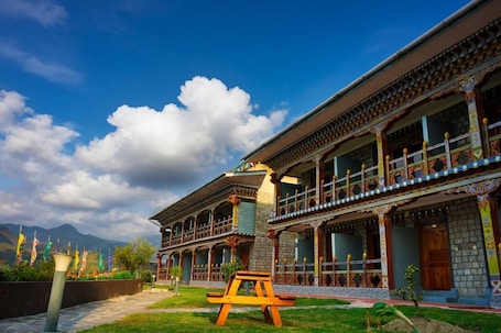 Exterior. Tendrel Resort