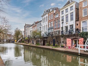 Deluxe Apartment | Terrace/patio - Wilsons Collection of Suites (Utrecht)