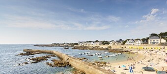 House for 6, beach 400 m away, private garden