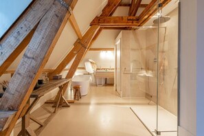 Luxury-Suite, Stadtblick | Badezimmer