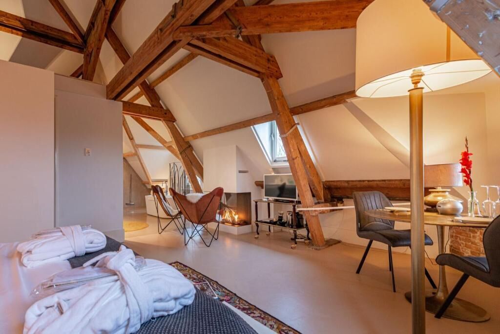 Suite Luxe, balcon, vue ville | Intérieur