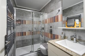 Hair dryer, towels - Villa Yannis in Lindos (Rhodes)