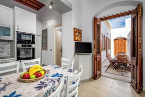 Dining - Villa Yannis in Lindos (Rhodes)