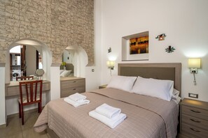 2 bedrooms, iron/ironing board, free WiFi, bed sheets - Villa Yannis in Lindos (Rhodes)