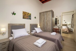 2 bedrooms, iron/ironing board, free WiFi, bed sheets - Villa Yannis in Lindos (Rhodes)