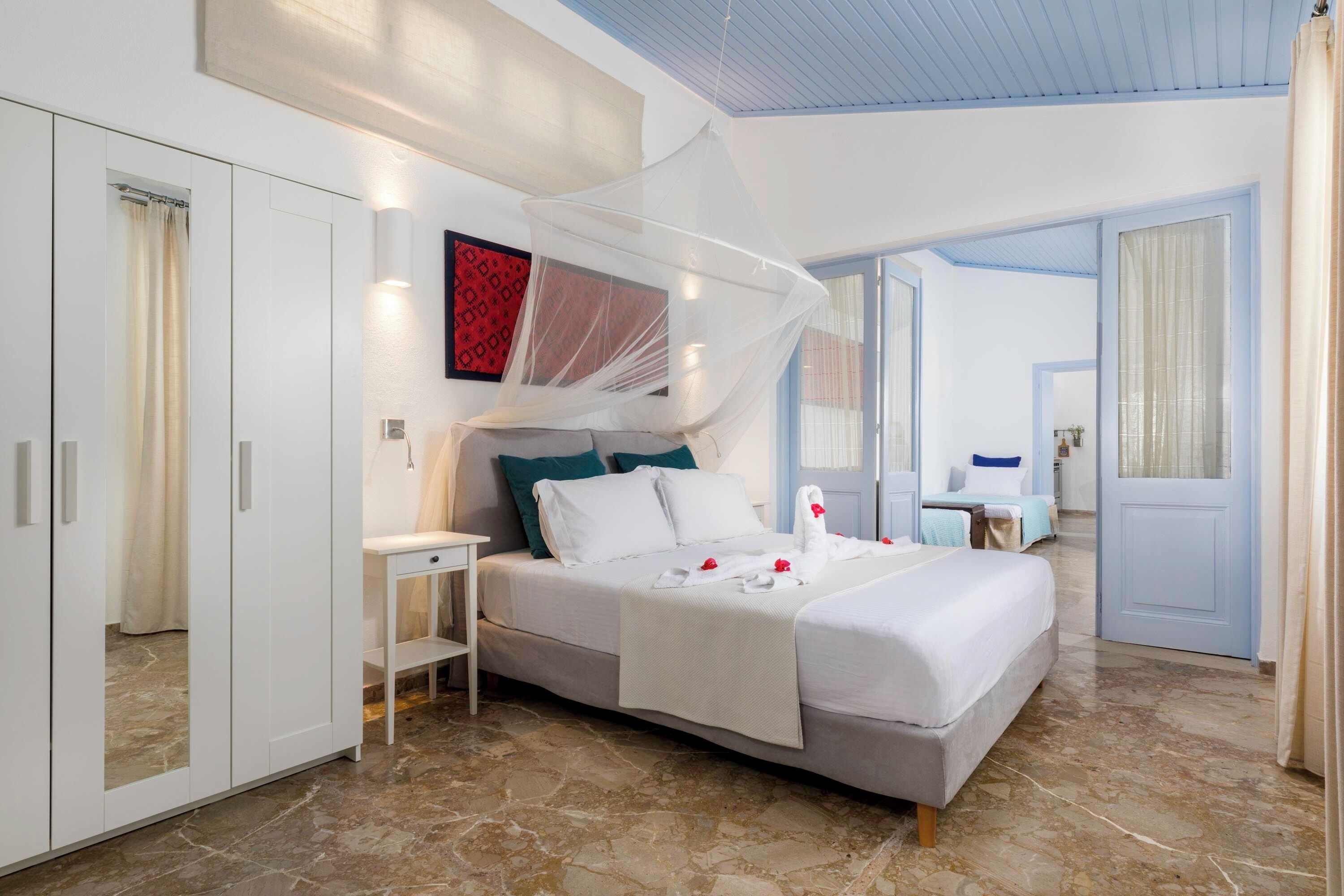 1 chambre, fer et planche à repasser, Wi-Fi gratuit, draps fournis