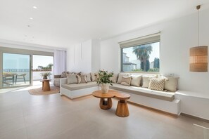 TV - Paradiso Luxury Beachfront Villa in Gennadi (Rhodes)