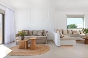 TV - Paradiso Luxury Beachfront Villa in Gennadi (Rhodes)