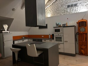 Private kitchen - Charme/Détente : Renovated Béarnaise barn with Spa (Verdets)