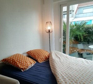 2 bedrooms, iron/ironing board, free WiFi, bed sheets - GROUND FLOOR TERRACE NEAR THE SEA (STELLA PLAGE)