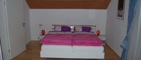 2 bedrooms, free WiFi, bed sheets