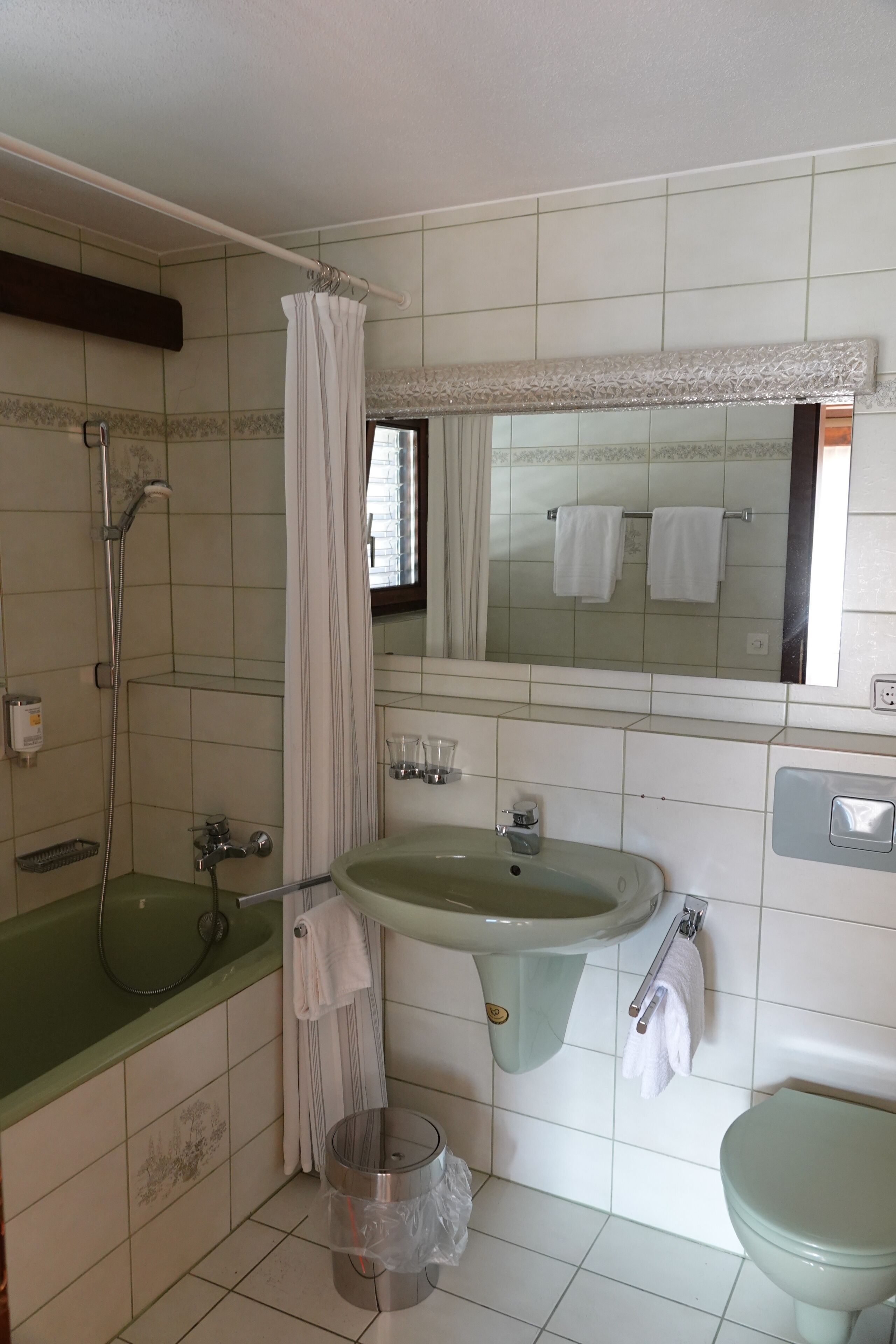 Handtücher, Seife, Shampoo, Toilettenpapier