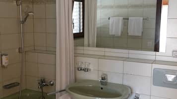 Handtücher, Seife, Shampoo, Toilettenpapier