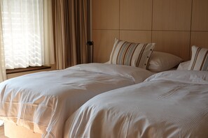 Room - Alpia FlexiHomes (Grächen)