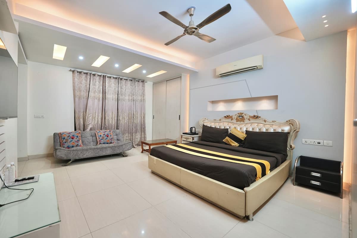 Luxury Double Room, Balcony, Garden View