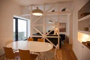 Dining - FLH Bairro Alto Elegant Apartment with Terrace (Lisbon)