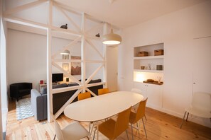 Dining - FLH Bairro Alto Elegant Apartment with Terrace (Lisbon)