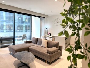 TV - Cozy Mercury Tower w/RooftopPool by ArcoCollection (St. Julian`s)