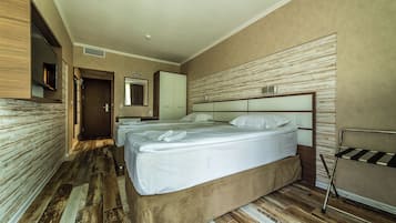 Standard Double or Twin Room, Balcony | Wheelchair access