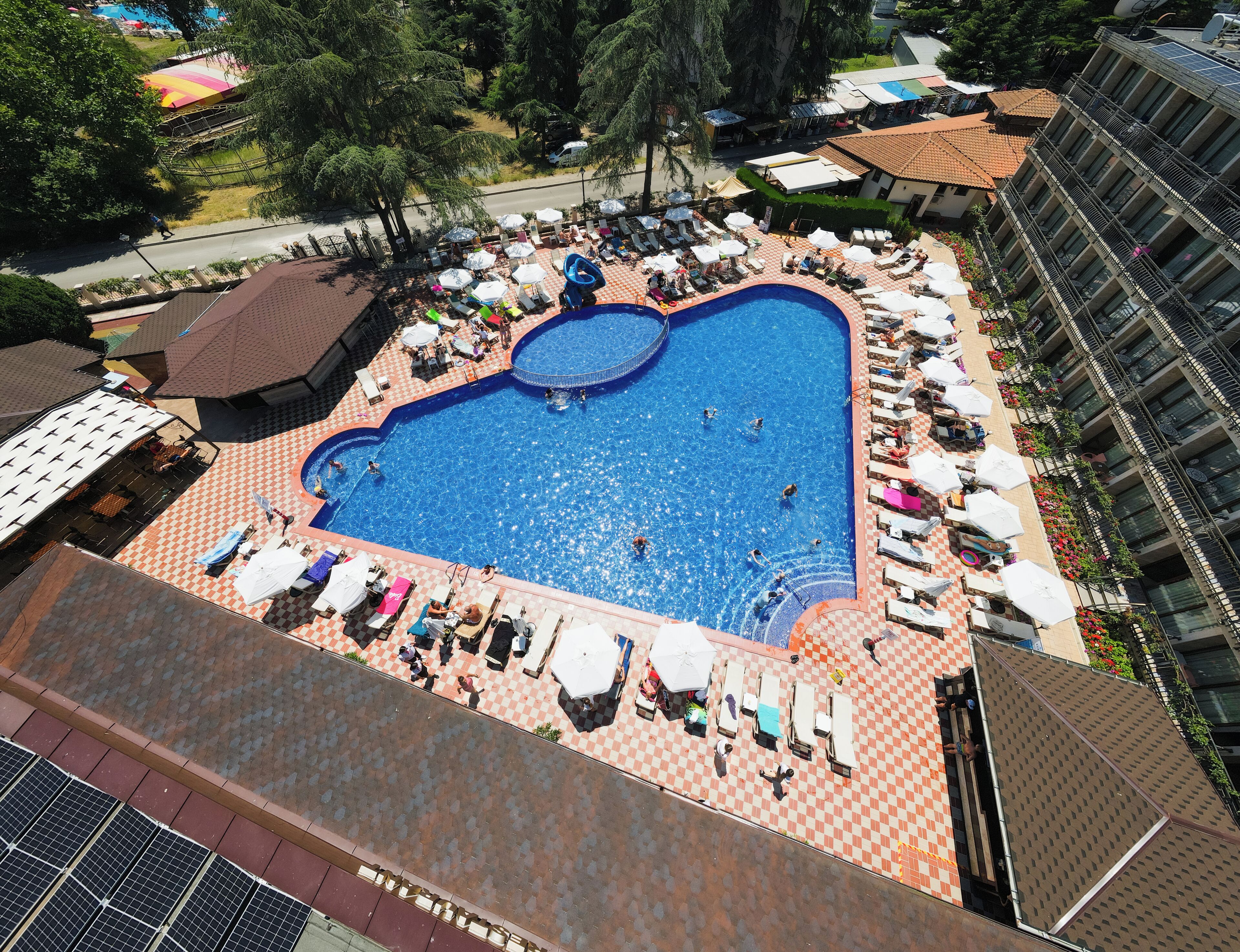 Seasonal outdoor pool