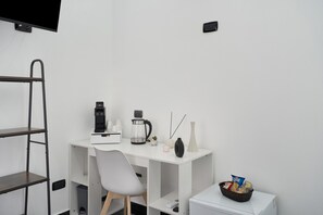 Interior - Black and White Guesthouse (Piazza del Galdo-Sant'angelo)