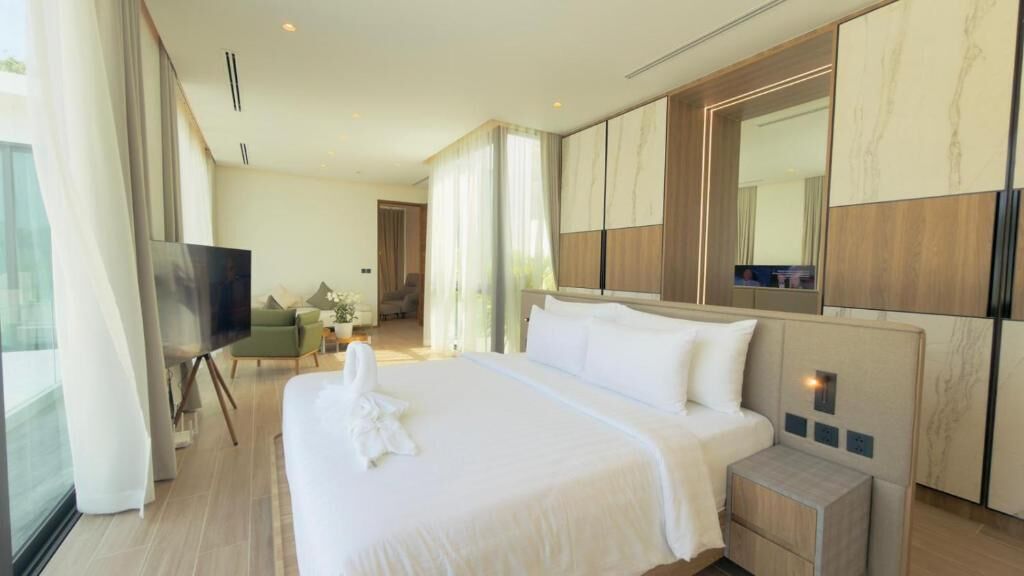 In-room safe, blackout curtains, iron/ironing board, free WiFi