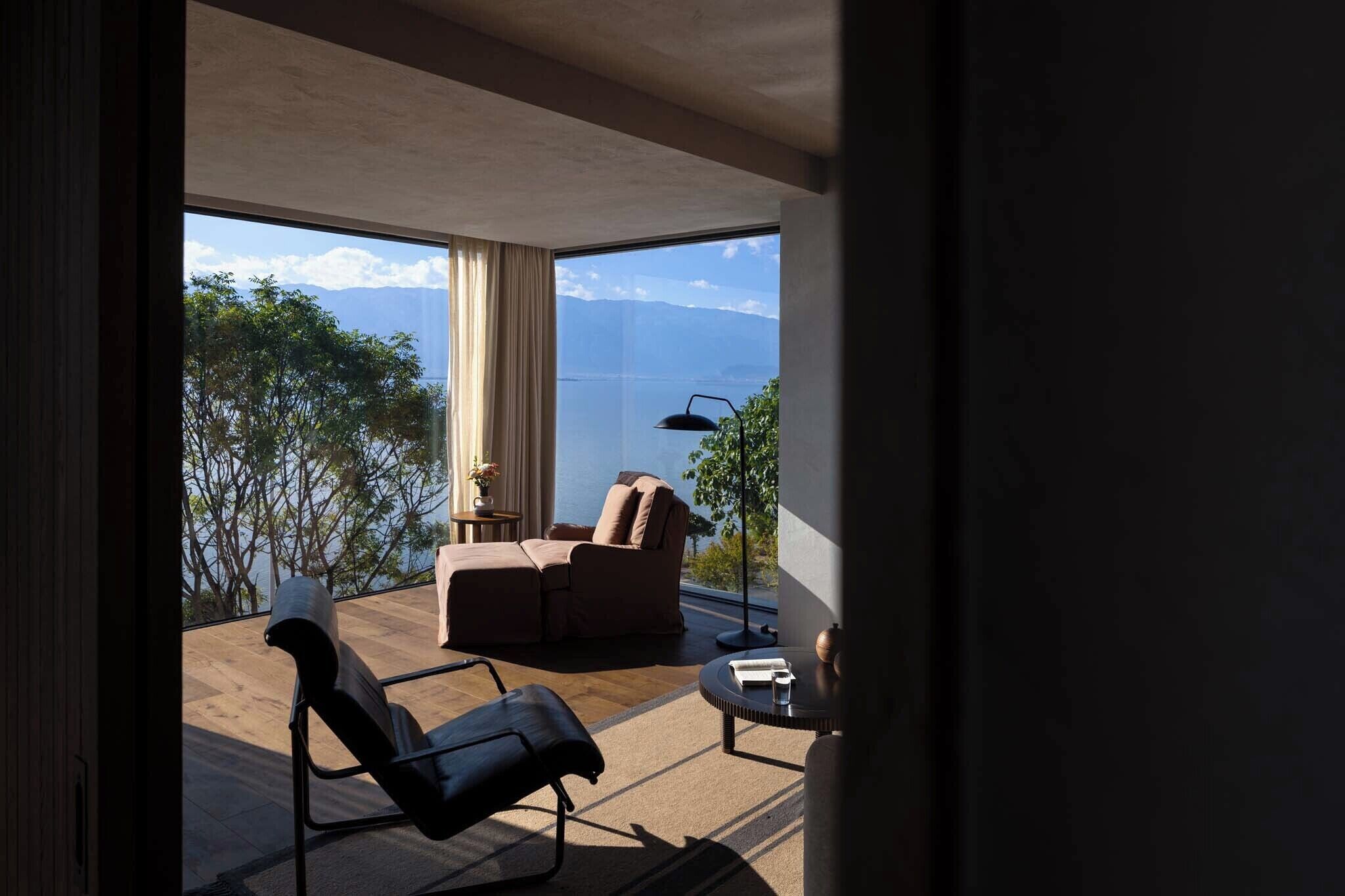 Luxury Suite, Patio, Lake View | Teres/patio