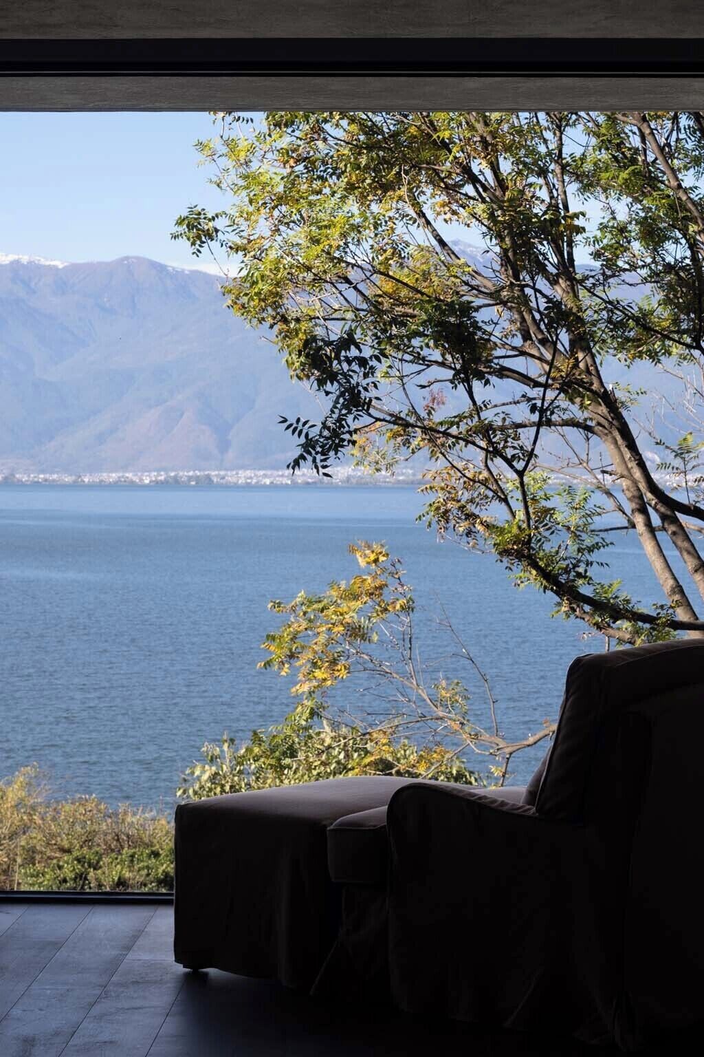 Suíte romântica, varanda, vista para o lago | Vista do quarto