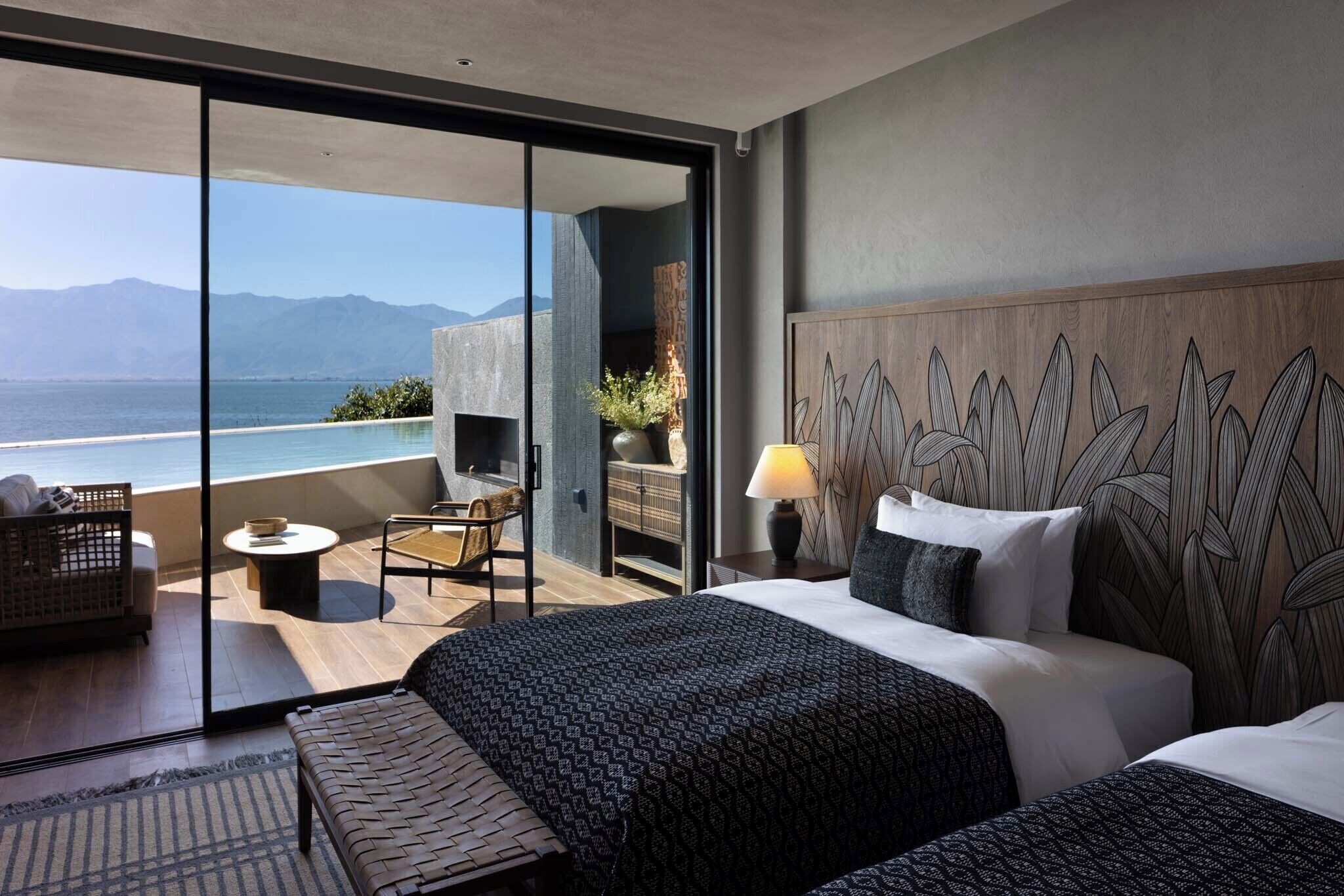 Superior Suite, Patio, Lake View