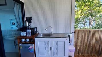 Deluxe-Doppelzimmer, eingeschränkter Meerblick | Eigene Küche