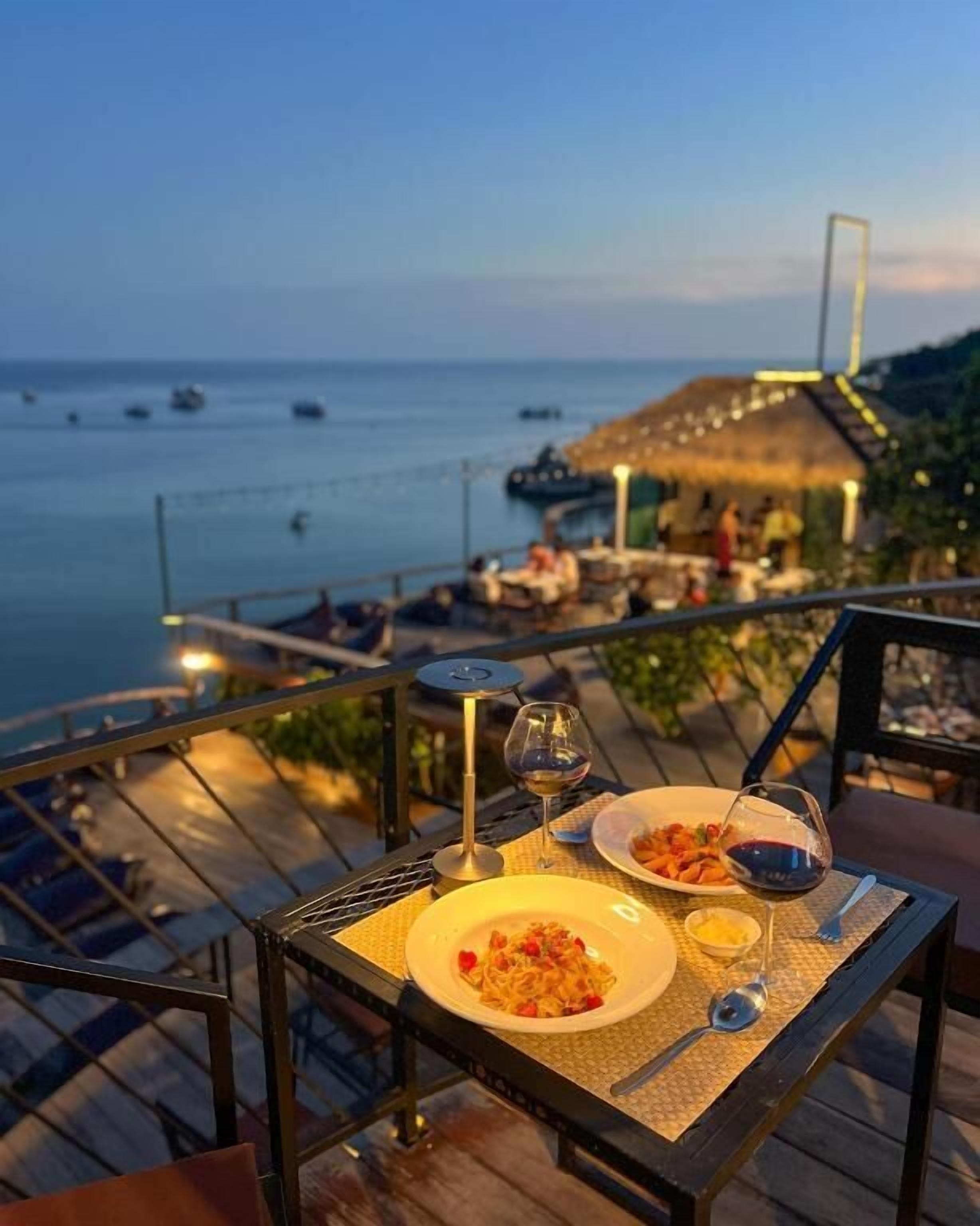 Tempat makan outdoor